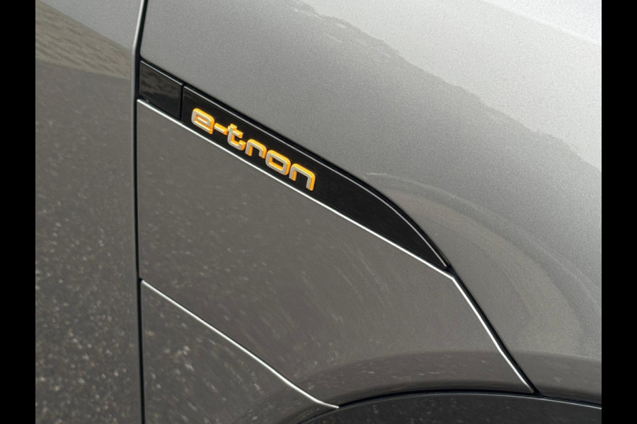 Audi e-tron E-tron 55 quattro 408 pk advanced Pro S Line Plus 95 kWh, SOH 94,6 %, camera , trekhaak,lederen sportinterieur Audi e-tron E-tron 55 quattro 408 pk advanced Pro S Line Plus 95 kWh, SOH 94,6 %, camera , trekhaak,lederen sportinterieur