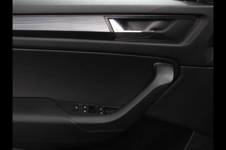 Škoda Kodiaq 1.5 TSI 150pk Automaat Ambition 7 persoons | Navigatie | Climate control | Cruise control | Camera | Lichtmetalen velgen | Parkeer sensoren | Stoelverwarming voor