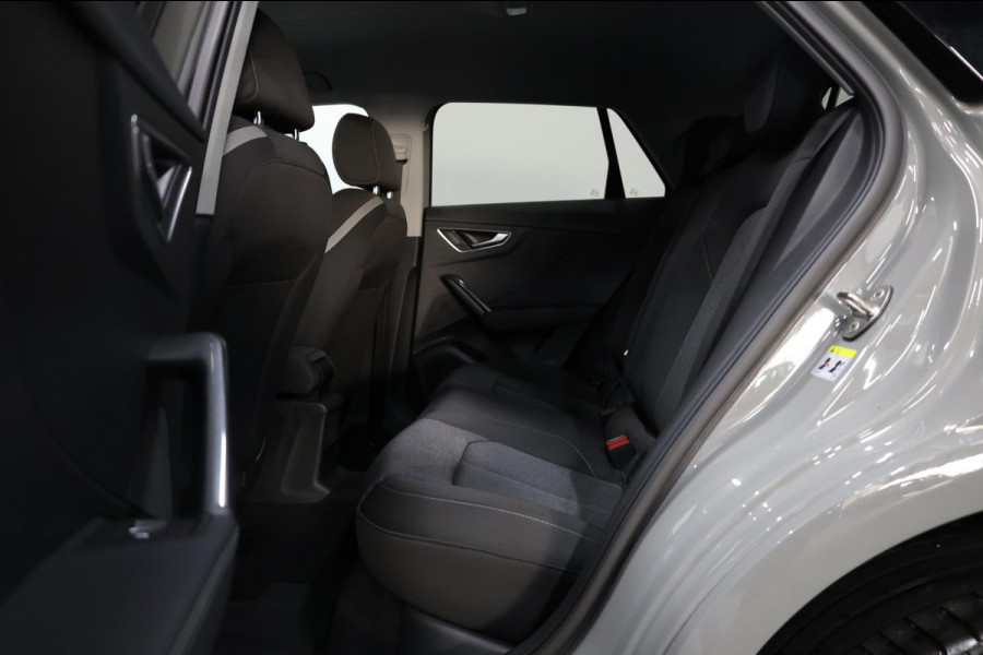 Audi Q2 1.0 TFSI S-LINE LED/SFEER/LMV/PDC/CRUISE/ECC/12 MND GARANTIE! Audi Q2 1.0 TFSI S-LINE LED/SFEER/LMV/PDC/CRUISE/ECC/12 MND GARANTIE!