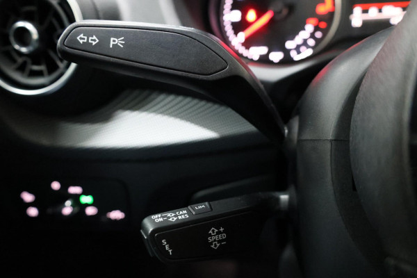 Audi Q2 1.0 TFSI S-LINE LED/SFEER/LMV/PDC/CRUISE/ECC/12 MND GARANTIE! Audi Q2 1.0 TFSI S-LINE LED/SFEER/LMV/PDC/CRUISE/ECC/12 MND GARANTIE!