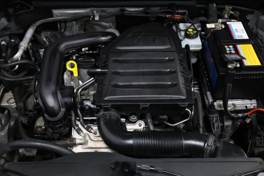 Audi Q2 1.0 TFSI S-LINE LED/SFEER/LMV/PDC/CRUISE/ECC/12 MND GARANTIE! Audi Q2 1.0 TFSI S-LINE LED/SFEER/LMV/PDC/CRUISE/ECC/12 MND GARANTIE!