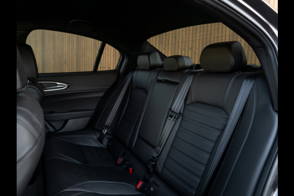 Alfa Romeo Giulia 2.9 V6 Quadrifoglio MY25 | Harman/Kardon | Adapt. cruise | CarPlay Alfa Romeo Giulia 2.9 V6 Quadrifoglio MY25 | Harman/Kardon | Adapt. cruise | CarPlay