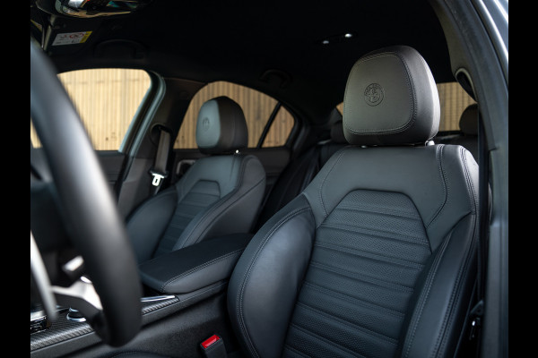 Alfa Romeo Giulia 2.9 V6 Quadrifoglio MY25 | Harman/Kardon | Adapt. cruise | CarPlay Alfa Romeo Giulia 2.9 V6 Quadrifoglio MY25 | Harman/Kardon | Adapt. cruise | CarPlay