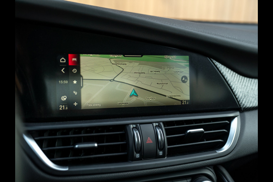 Alfa Romeo Giulia 2.9 V6 Quadrifoglio MY25 | Harman/Kardon | Adapt. cruise | CarPlay Alfa Romeo Giulia 2.9 V6 Quadrifoglio MY25 | Harman/Kardon | Adapt. cruise | CarPlay