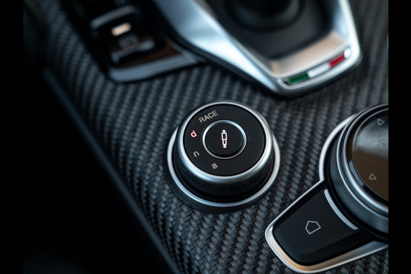 Alfa Romeo Giulia 2.9 V6 Quadrifoglio MY25 | Harman/Kardon | Adapt. cruise | CarPlay Alfa Romeo Giulia 2.9 V6 Quadrifoglio MY25 | Harman/Kardon | Adapt. cruise | CarPlay