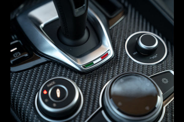 Alfa Romeo Giulia 2.9 V6 Quadrifoglio MY25 | Harman/Kardon | Adapt. cruise | CarPlay Alfa Romeo Giulia 2.9 V6 Quadrifoglio MY25 | Harman/Kardon | Adapt. cruise | CarPlay
