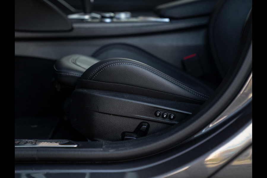 Alfa Romeo Giulia 2.9 V6 Quadrifoglio MY25 | Harman/Kardon | Adapt. cruise | CarPlay Alfa Romeo Giulia 2.9 V6 Quadrifoglio MY25 | Harman/Kardon | Adapt. cruise | CarPlay