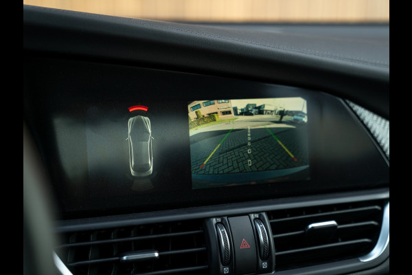 Alfa Romeo Giulia 2.9 V6 Quadrifoglio MY25 | Harman/Kardon | Adapt. cruise | CarPlay Alfa Romeo Giulia 2.9 V6 Quadrifoglio MY25 | Harman/Kardon | Adapt. cruise | CarPlay