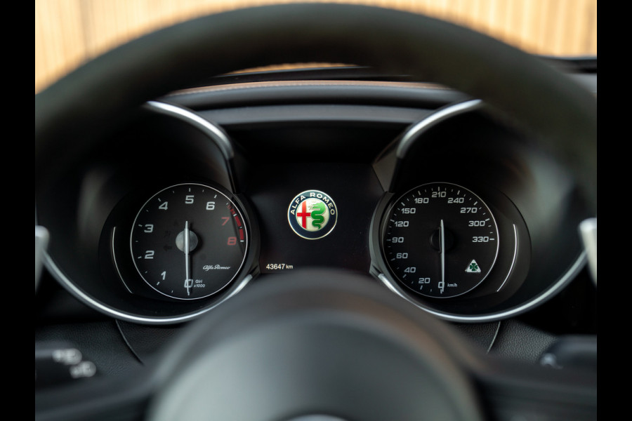 Alfa Romeo Giulia 2.9 V6 Quadrifoglio | Adapt. cruise | Harman/Kardon | CarPlay