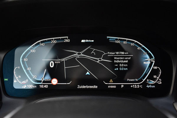 BMW 3 Serie 330e High Executive Shadow Line | ACC | 19'' M Wielen | Stuur + Stoelverwarming | CarPlay | Live Cockpit Pro | BMW 3 Serie 330e High Executive Shadow Line | ACC | 19'' M Wielen | Stuur + Stoelverwarming | CarPlay | Live Cockpit Pro |