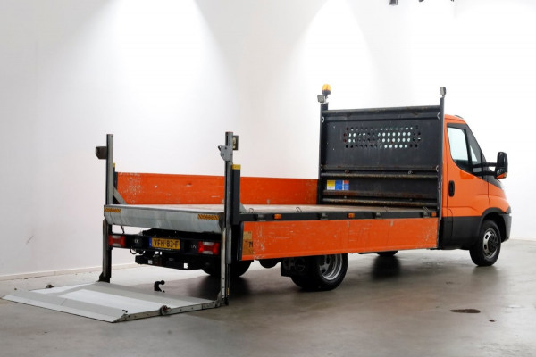 Iveco Daily 35C14 136pk Open Laadbak met laadklep en trekhaak 3500kg 02-2020 Iveco Daily 35C14 136pk Open Laadbak met laadklep en trekhaak 3500kg 02-2020