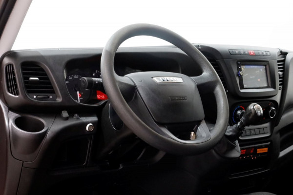 Iveco Daily 35C14 136pk Open Laadbak met laadklep en trekhaak 3500kg 02-2020 Iveco Daily 35C14 136pk Open Laadbak met laadklep en trekhaak 3500kg 02-2020