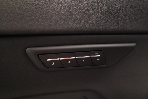 Jaguar E-Pace 1.5 P300e AWD R-Dynamic SE Black Pack ACC Suedecloth hemel