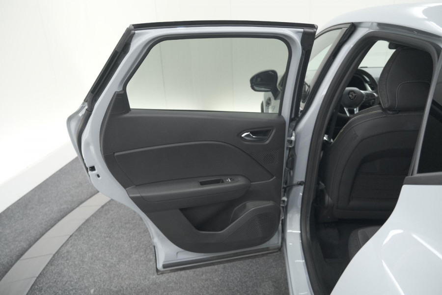 Renault Captur Mild Hybrid 160 EDC Techno | Pack Winter | Camera | Adaptieve Cruise Control | Apple Carplay Renault Captur Mild Hybrid 160 EDC Techno | Pack Winter | Camera | Adaptieve Cruise Control | Apple Carplay