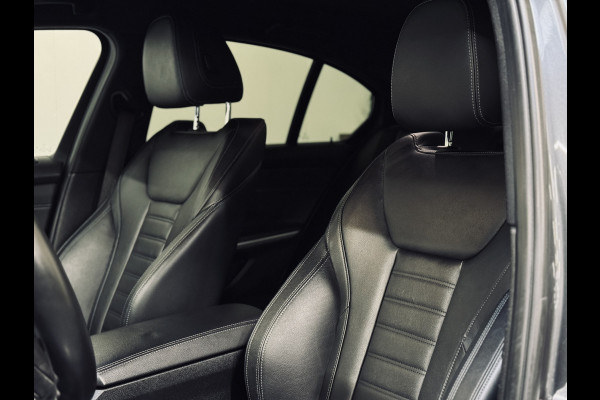 BMW 3-serie 320i High Ex. M-Sport ShadowLine | 19" | Leder | Trekhaak