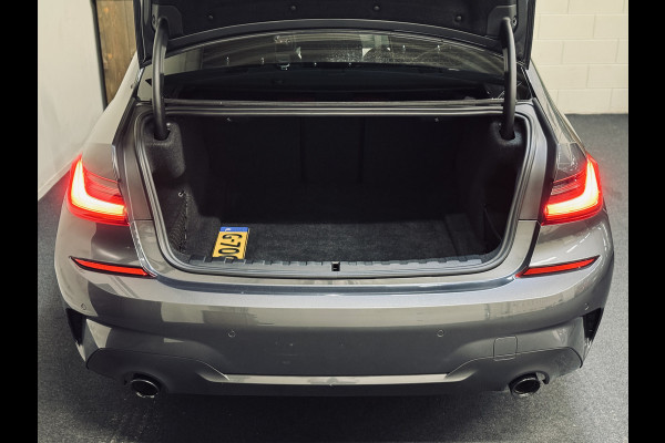 BMW 3-serie 320i High Ex. M-Sport ShadowLine | 19" | Leder | Trekhaak