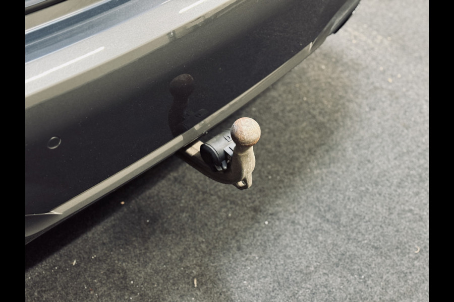 BMW 3-serie 320i High Ex. M-Sport ShadowLine | 19" | Leder | Trekhaak