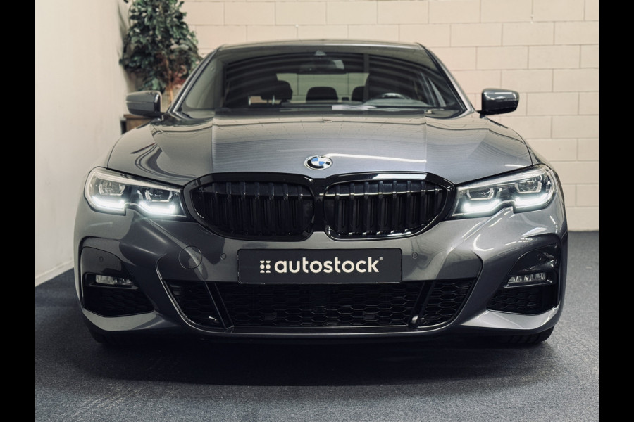 BMW 3-serie 320i High Ex. M-Sport ShadowLine | 19" | Leder | Trekhaak