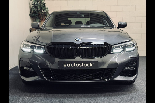 BMW 3-serie 320i High Ex. M-Sport ShadowLine | 19" | Leder | Trekhaak