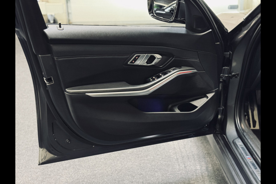 BMW 3-serie 320i High Ex. M-Sport ShadowLine | 19" | Leder | Trekhaak