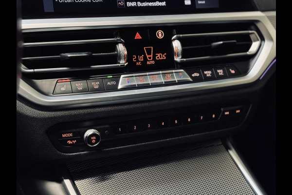 BMW 3-serie 320i High Ex. M-Sport ShadowLine | 19" | Leder | Trekhaak