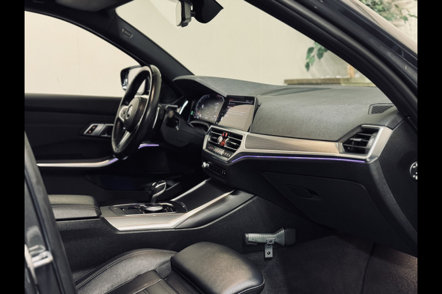 BMW 3-serie 320i High Ex. M-Sport ShadowLine | 19" | Leder | Trekhaak