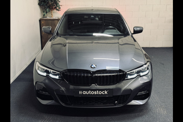 BMW 3-serie 320i High Ex. M-Sport ShadowLine | 19" | Leder | Trekhaak
