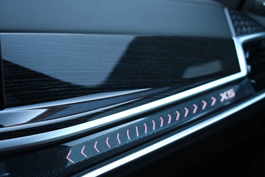 BMW X5 xDrive50e M-Sport Skylounge Comf-stoel ACC 360 HUD H/K 22inch BTW-auto BMW X5 xDrive50e M-Sport Skylounge Comf-stoel ACC 360 HUD H/K 22inch BTW-auto
