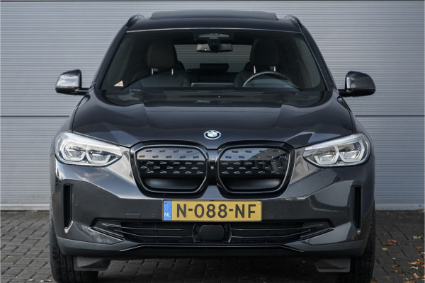 BMW iX3 High Executive 80 kWh Pano ACC HUD H&K Elek Trekhaak 1e Eig BMW iX3 High Executive 80 kWh Pano ACC HUD H&K Elek Trekhaak 1e Eig