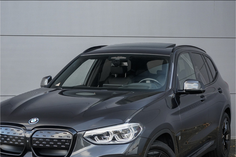 BMW iX3 High Executive 80 kWh Pano ACC HUD H&K Elek Trekhaak 1e Eig BMW iX3 High Executive 80 kWh Pano ACC HUD H&K Elek Trekhaak 1e Eig