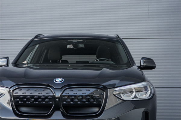 BMW iX3 High Executive 80 kWh Pano ACC HUD H&K Elek Trekhaak 1e Eig BMW iX3 High Executive 80 kWh Pano ACC HUD H&K Elek Trekhaak 1e Eig