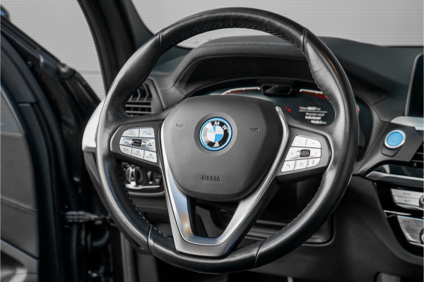 BMW iX3 High Executive 80 kWh Pano ACC HUD H&K Elek Trekhaak 1e Eig BMW iX3 High Executive 80 kWh Pano ACC HUD H&K Elek Trekhaak 1e Eig