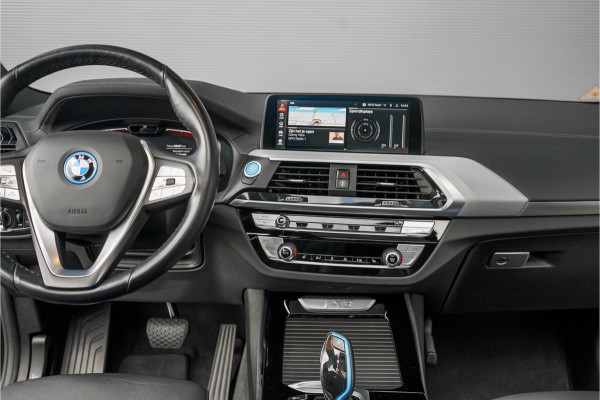 BMW iX3 High Executive 80 kWh Pano ACC HUD H&K Elek Trekhaak 1e Eig BMW iX3 High Executive 80 kWh Pano ACC HUD H&K Elek Trekhaak 1e Eig