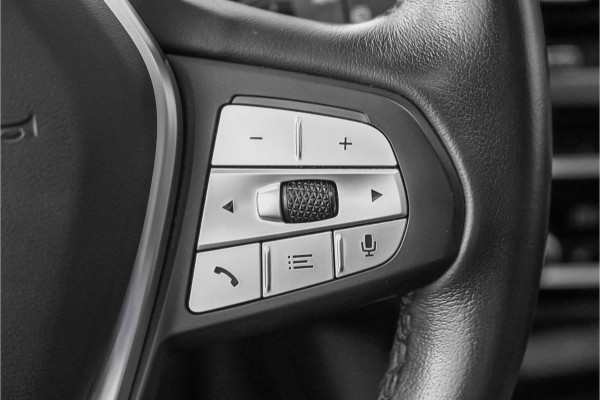 BMW iX3 High Executive 80 kWh Pano ACC HUD H&K Elek Trekhaak 1e Eig BMW iX3 High Executive 80 kWh Pano ACC HUD H&K Elek Trekhaak 1e Eig