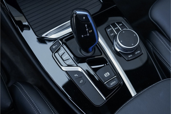 BMW iX3 High Executive 80 kWh Pano ACC HUD H&K Elek Trekhaak 1e Eig BMW iX3 High Executive 80 kWh Pano ACC HUD H&K Elek Trekhaak 1e Eig