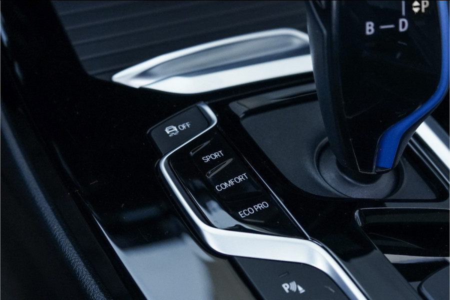 BMW iX3 High Executive 80 kWh Pano ACC HUD H&K Elek Trekhaak 1e Eig BMW iX3 High Executive 80 kWh Pano ACC HUD H&K Elek Trekhaak 1e Eig