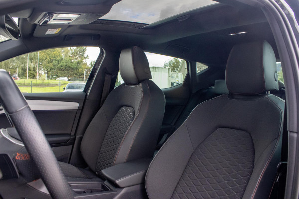 Seat Leon 1.4 TSI eHybrid PHEV FR Bus.Int. PANO CAMERA ACC CARPLAY Seat Leon 1.4 TSI eHybrid PHEV FR Bus.Int. PANO CAMERA ACC CARPLAY