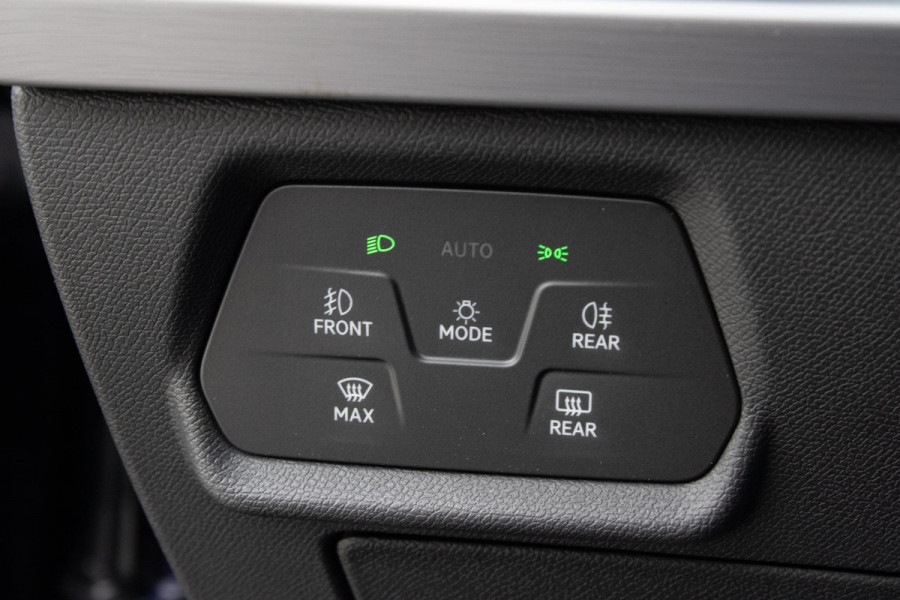 Seat Leon 1.4 TSI eHybrid PHEV FR Bus.Int. PANO CAMERA ACC CARPLAY Seat Leon 1.4 TSI eHybrid PHEV FR Bus.Int. PANO CAMERA ACC CARPLAY