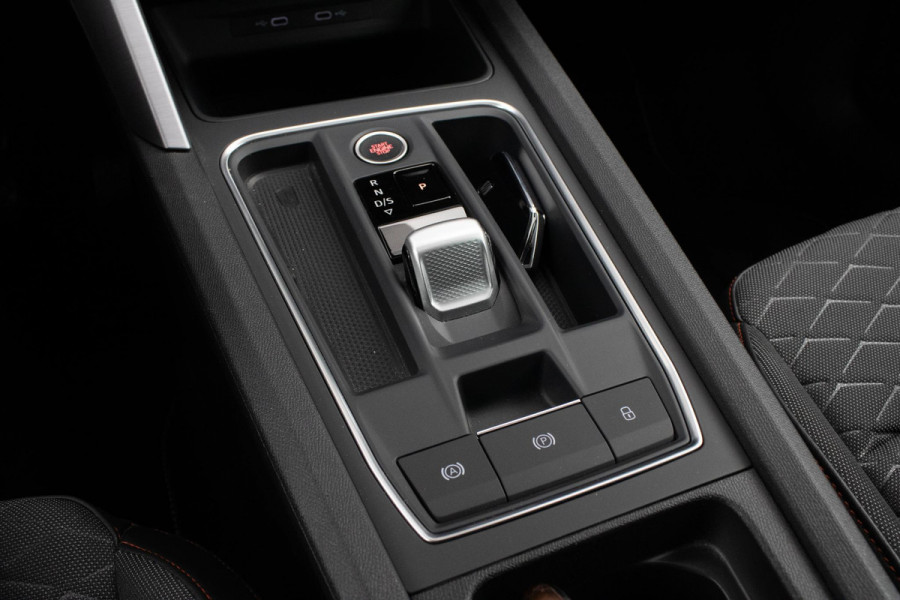 Seat Leon 1.4 TSI eHybrid PHEV FR Bus.Int. PANO CAMERA ACC CARPLAY Seat Leon 1.4 TSI eHybrid PHEV FR Bus.Int. PANO CAMERA ACC CARPLAY