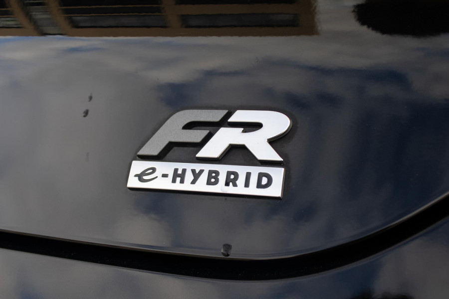 Seat Leon 1.4 TSI eHybrid PHEV FR Bus.Int. PANO CAMERA ACC CARPLAY Seat Leon 1.4 TSI eHybrid PHEV FR Bus.Int. PANO CAMERA ACC CARPLAY