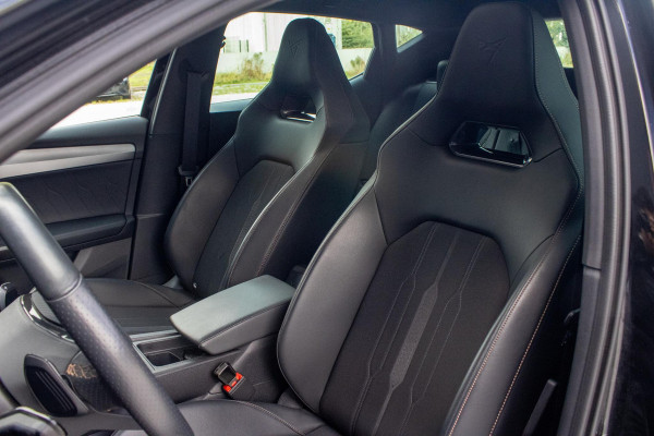 CUPRA Leon 1.4 e-Hybrid VZ 245 PANO CAMERA ACC Sfeerverlichting CUPRA Leon 1.4 e-Hybrid VZ 245 PANO CAMERA ACC Sfeerverlichting