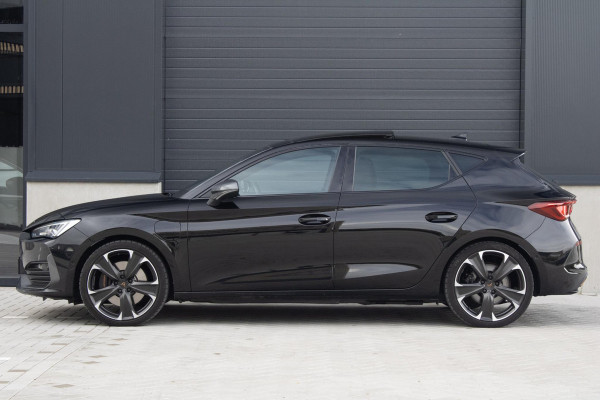 CUPRA Leon 1.4 e-Hybrid VZ 245 PANO CAMERA ACC Sfeerverlichting CUPRA Leon 1.4 e-Hybrid VZ 245 PANO CAMERA ACC Sfeerverlichting