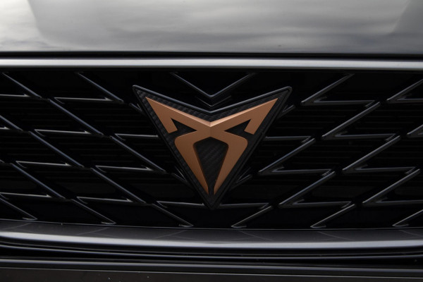 CUPRA Leon 1.4 e-Hybrid VZ 245 PANO CAMERA ACC Sfeerverlichting CUPRA Leon 1.4 e-Hybrid VZ 245 PANO CAMERA ACC Sfeerverlichting