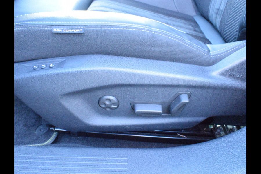 Peugeot 408 1.6 HYbrid GT 225 EAT8 First Edition SCHUIF- KANTELDAK | NAVI & CARPLAY | CAMERA MET SENSOREN | E.C.C. | Peugeot 408 1.6 HYbrid GT 225 EAT8 First Edition SCHUIF- KANTELDAK | NAVI & CARPLAY | CAMERA MET SENSOREN | E.C.C. |