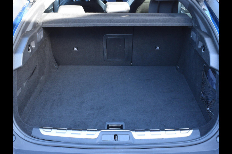 Peugeot 408 1.6 HYbrid GT 225 EAT8 First Edition SCHUIF- KANTELDAK | NAVI & CARPLAY | CAMERA MET SENSOREN | E.C.C. | Peugeot 408 1.6 HYbrid GT 225 EAT8 First Edition SCHUIF- KANTELDAK | NAVI & CARPLAY | CAMERA MET SENSOREN | E.C.C. |
