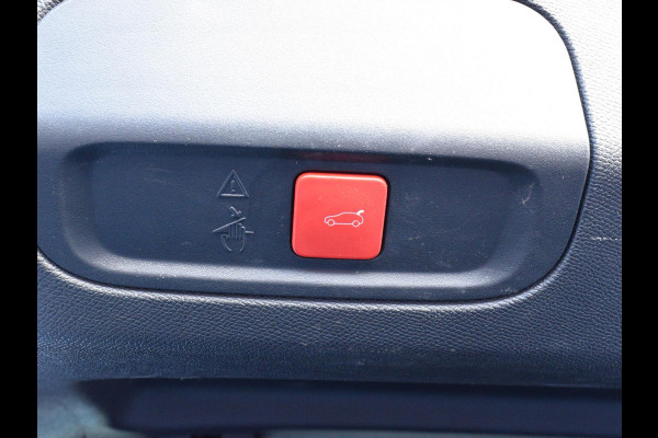 Peugeot 408 1.6 HYbrid GT 225 EAT8 First Edition SCHUIF- KANTELDAK | NAVI & CARPLAY | CAMERA MET SENSOREN | E.C.C. | Peugeot 408 1.6 HYbrid GT 225 EAT8 First Edition SCHUIF- KANTELDAK | NAVI & CARPLAY | CAMERA MET SENSOREN | E.C.C. |