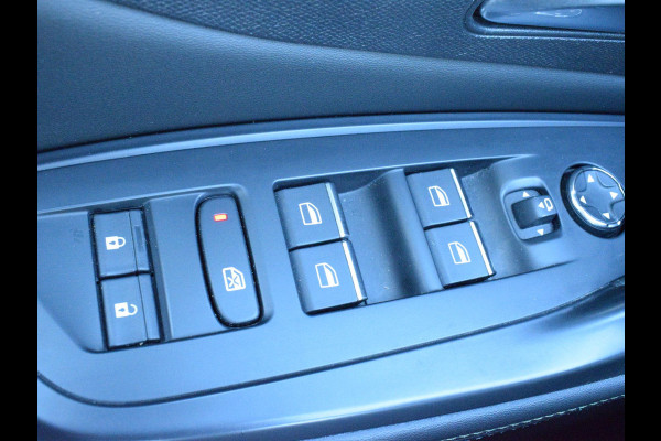 Peugeot 408 1.6 HYbrid GT 225 EAT8 First Edition SCHUIF- KANTELDAK | NAVI & CARPLAY | CAMERA MET SENSOREN | E.C.C. | Peugeot 408 1.6 HYbrid GT 225 EAT8 First Edition SCHUIF- KANTELDAK | NAVI & CARPLAY | CAMERA MET SENSOREN | E.C.C. |