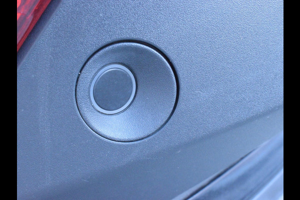 Peugeot 408 1.6 HYbrid GT 225 EAT8 First Edition SCHUIF- KANTELDAK | NAVI & CARPLAY | CAMERA MET SENSOREN | E.C.C. | Peugeot 408 1.6 HYbrid GT 225 EAT8 First Edition SCHUIF- KANTELDAK | NAVI & CARPLAY | CAMERA MET SENSOREN | E.C.C. |