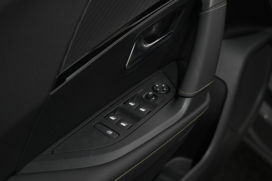 Peugeot 2008 PureTech 130 EAT8 GT | 360 Camera | Stoelmassage | Adaptieve Cruise Control | Dodehoekdetectie Peugeot 2008 PureTech 130 EAT8 GT | 360 Camera | Stoelmassage | Adaptieve Cruise Control | Dodehoekdetectie