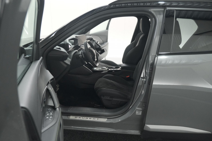 Peugeot 2008 PureTech 130 EAT8 GT | 360 Camera | Stoelmassage | Adaptieve Cruise Control | Dodehoekdetectie Peugeot 2008 PureTech 130 EAT8 GT | 360 Camera | Stoelmassage | Adaptieve Cruise Control | Dodehoekdetectie